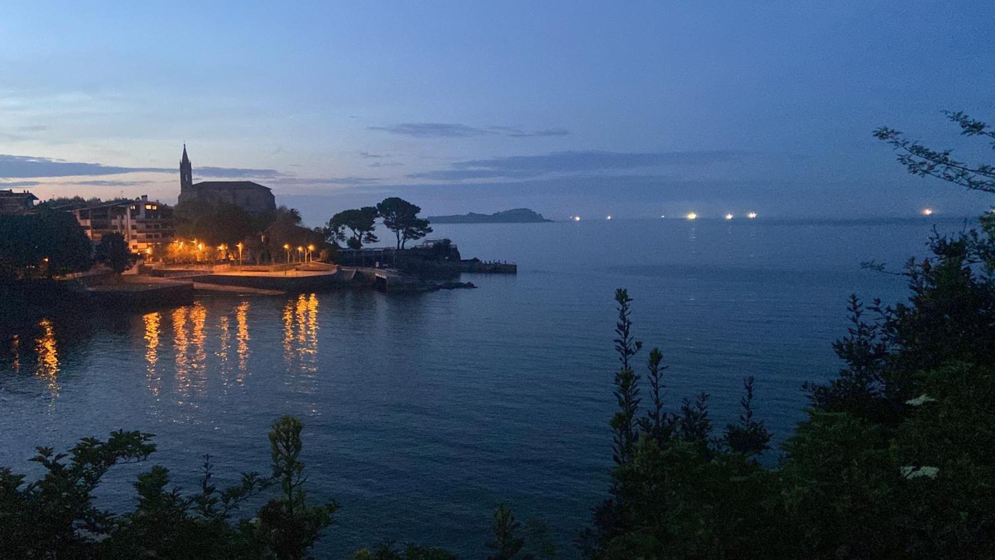 Mundaka Beachfront House ภายนอก รูปภาพ